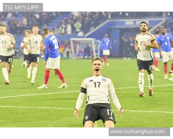 超级球星足球赛精彩开场 展现荣耀与激情的巅峰对决